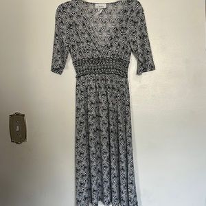 Black/white floral dress